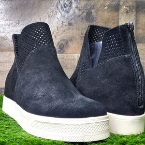 New Steve Madden WINNI Black suede Sz 10